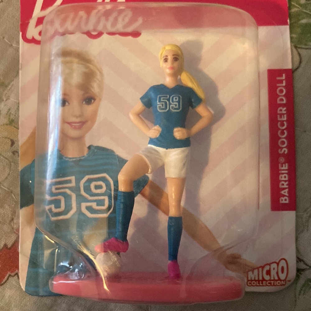 Barbie, soccer player and unicorn - Picture 2 of 3